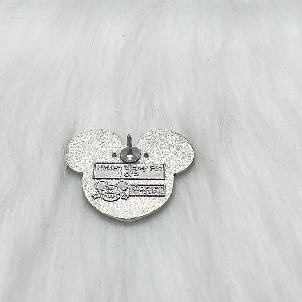 🔮 5/$25‎ Disney Red Mickey Mouse Pin